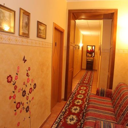 B&B Rinascente Paola Luaran gambar