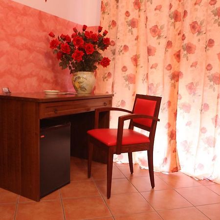 B&B Rinascente Paola Luaran gambar